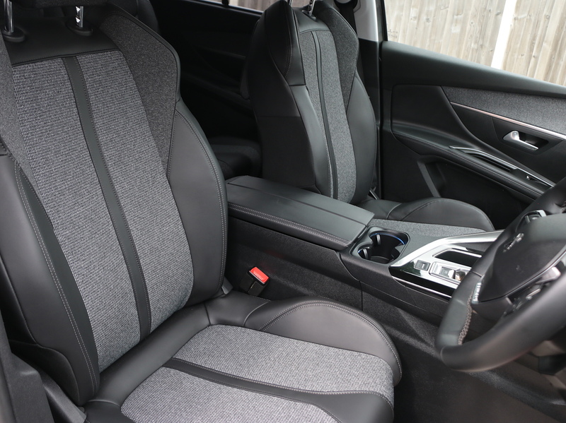 Peugeot 1.6 PURETECH ALLURE SUV 5DR PETROL EAT AUTO 7 SEATER I-COCKPIT DIGITAL DASH SATNAV APPLE CAR PLAY/ANDROID AUTO REAR CAMERA PARKING AIDS 49000 MILES SH 72-74 Mitcham Road