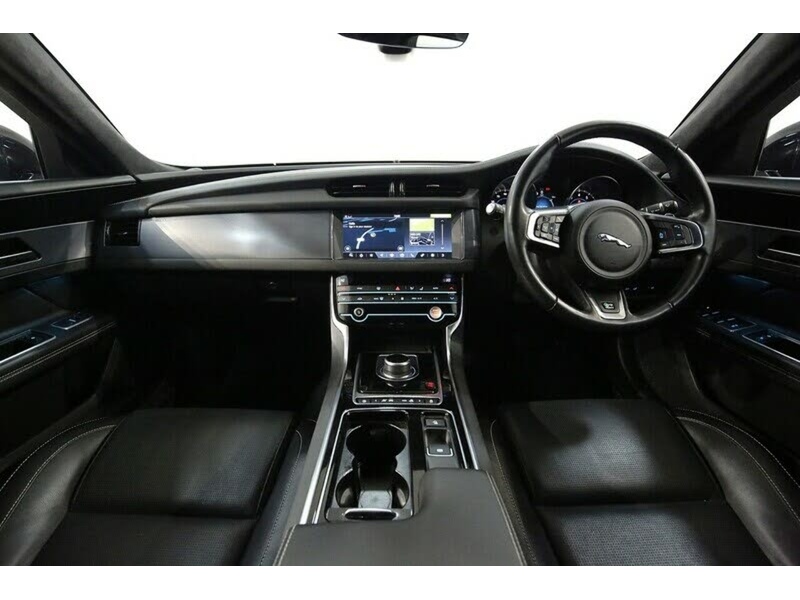 Jaguar 2.0i R-Sport GPF Saloon 4dr Petrol Auto AWD Euro 6 (s/s) (300 ps) 72-74 Mitcham Road