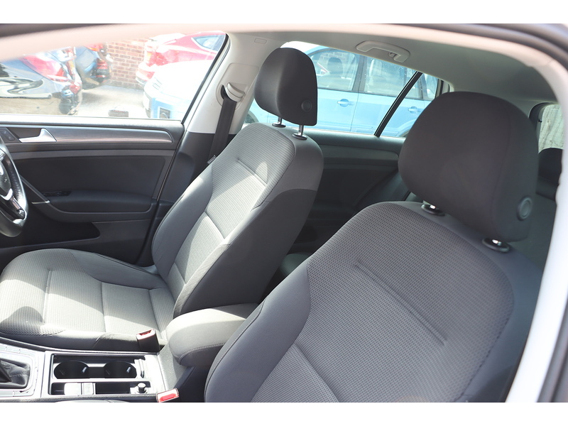 Volkswagen 1.0 TSI MATCH HATCHBACK 5DR PETROL DSG AUTO SATNAV BLUETOOTH DAB STEREO AIR CONDITIONING APPLE CARPLAY PARKING AIDS ONLY 77000 MILES SH NO ULEZ CHARGE 72-74 Mitcham Road