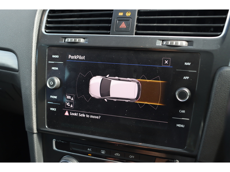 Volkswagen 1.0 TSI MATCH HATCHBACK 5DR PETROL DSG AUTO SATNAV BLUETOOTH DAB STEREO AIR CONDITIONING APPLE CARPLAY PARKING AIDS ONLY 77000 MILES SH NO ULEZ CHARGE 72-74 Mitcham Road