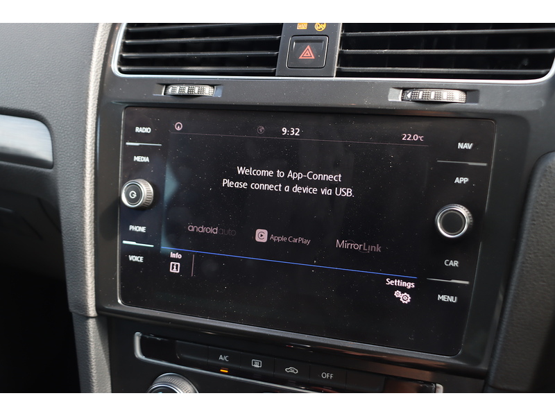 Volkswagen 1.0 TSI MATCH HATCHBACK 5DR PETROL DSG AUTO SATNAV BLUETOOTH DAB STEREO AIR CONDITIONING APPLE CARPLAY PARKING AIDS ONLY 77000 MILES SH NO ULEZ CHARGE 72-74 Mitcham Road