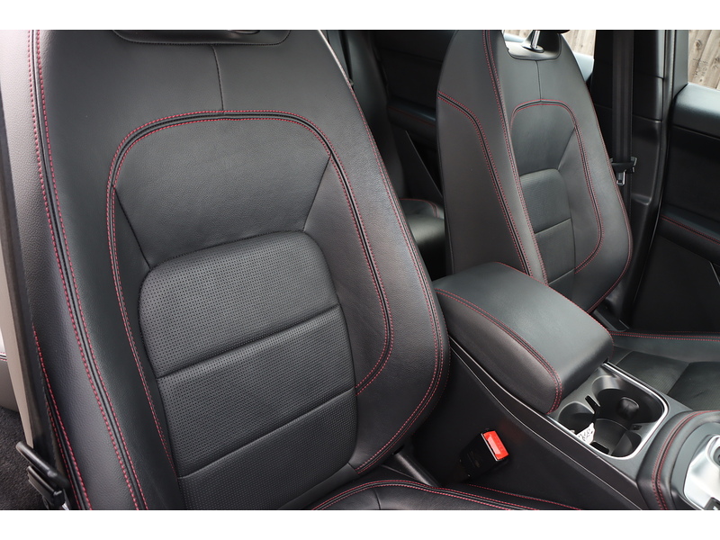 Jaguar 2.0 P200 CHEQUERED FLAG SUV 5DR PETROL AWD AUTO PAN ROOF HEATED SEATS SAT NAV BLUETOOTH APPLE CARPLAY REAR CAMERA PARKING AIDS 2 OWNERS 41000 MILES SH 72-74 Mitcham Road