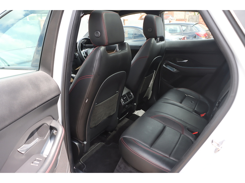 Jaguar 2.0 P200 CHEQUERED FLAG SUV 5DR PETROL AWD AUTO PAN ROOF HEATED SEATS SAT NAV BLUETOOTH APPLE CARPLAY REAR CAMERA PARKING AIDS 2 OWNERS 41000 MILES SH 72-74 Mitcham Road