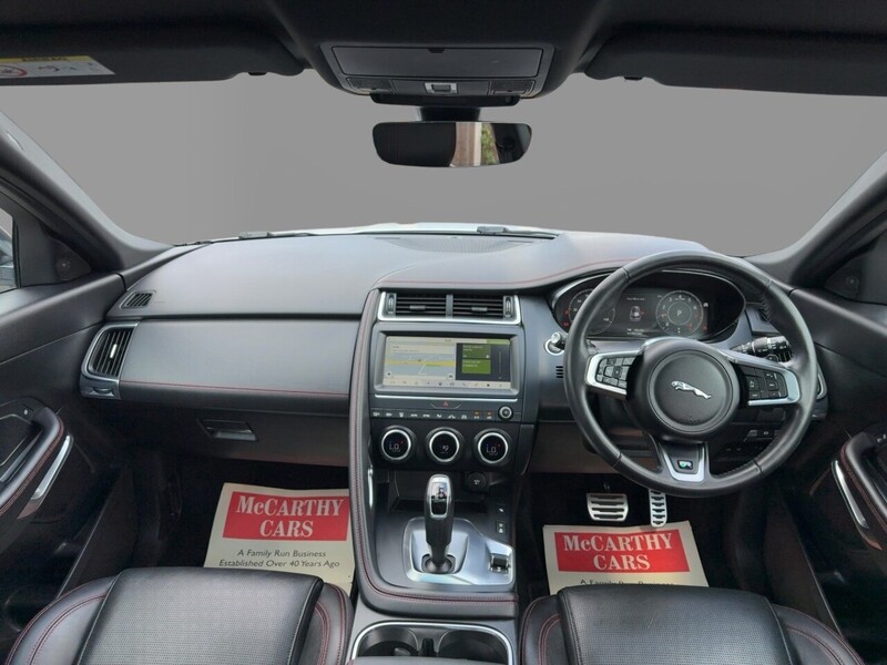 Jaguar 2.0 P200 CHEQUERED FLAG SUV 5DR PETROL AWD AUTO PAN ROOF HEATED SEATS SAT NAV BLUETOOTH APPLE CARPLAY REAR CAMERA PARKING AIDS 2 OWNERS 41000 MILES SH 72-74 Mitcham Road