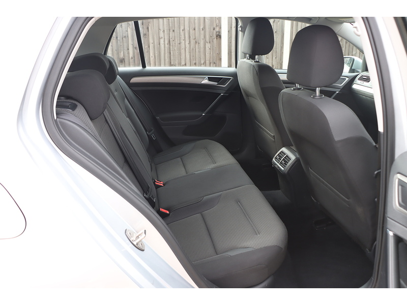 Volkswagen 1.0 TSI MATCH EDITION BLUEMOTION HATCHBACK 5DR PETROL MANUAL HEATED SEATS SAT NAV BLUETOOTH PARKING AIDS SAME OWNER FOR 3 YEARS 79000 MILES SH £20 TAX 92-96 Mitcham Road
