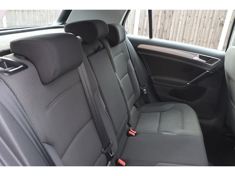 Volkswagen 1.0 TSI MATCH EDITION BLUEMOTION HATCHBACK 5DR PETROL MANUAL HEATED SEATS SAT NAV BLUETOOTH PARKING AIDS SAME OWNER FOR 3 YEARS 79000 MILES SH £20 TAX 92-96 Mitcham Road
