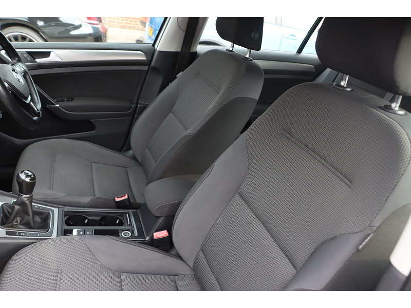 Volkswagen 1.0 TSI MATCH EDITION BLUEMOTION HATCHBACK 5DR PETROL MANUAL HEATED SEATS SAT NAV BLUETOOTH PARKING AIDS SAME OWNER FOR 3 YEARS 79000 MILES SH £20 TAX 92-96 Mitcham Road