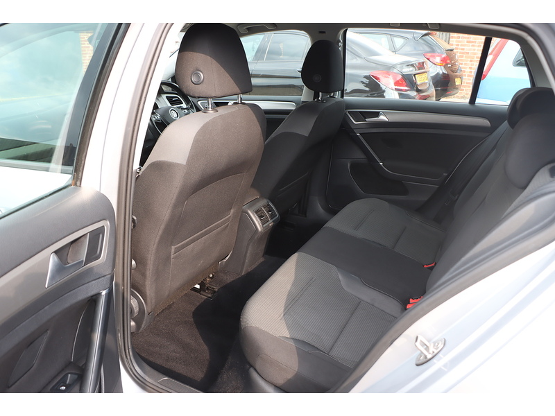 Volkswagen 1.0 TSI MATCH EDITION BLUEMOTION HATCHBACK 5DR PETROL MANUAL HEATED SEATS SAT NAV BLUETOOTH PARKING AIDS SAME OWNER FOR 3 YEARS 79000 MILES SH £20 TAX 92-96 Mitcham Road