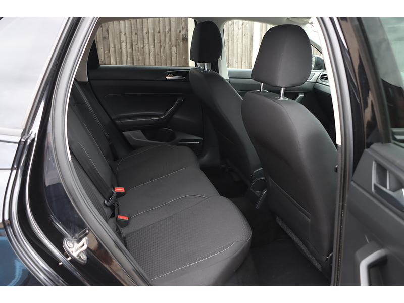 Volkswagen 1.0 TSI SE HATCHBACK 5DR PETROL MANUAL SATNAV BLUETOOTH DAB STEREO APPLE CARPLAY PARKING AIDS JUST 2 OWNERS SAME OWNER FOR 5 YEARS ONLY 74000 MILES SH 72-74 Mitcham Road