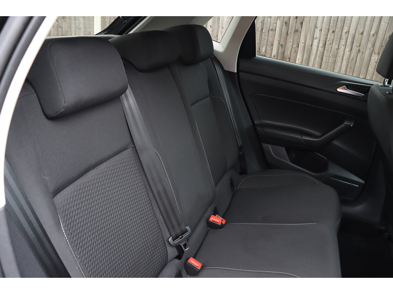 Volkswagen 1.0 TSI SE HATCHBACK 5DR PETROL MANUAL SATNAV BLUETOOTH DAB STEREO APPLE CARPLAY PARKING AIDS JUST 2 OWNERS SAME OWNER FOR 5 YEARS ONLY 74000 MILES SH 72-74 Mitcham Road