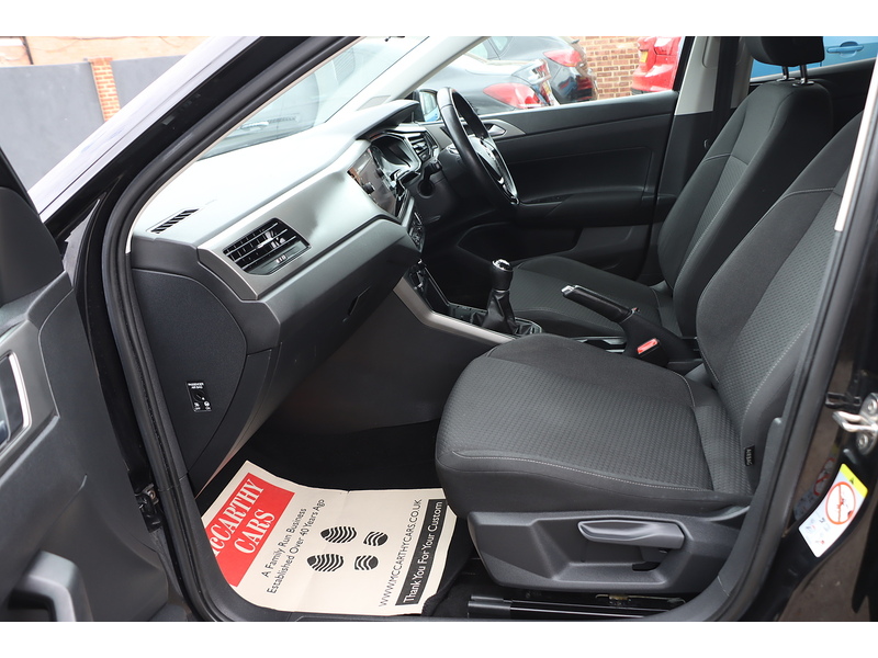 Volkswagen 1.0 TSI SE HATCHBACK 5DR PETROL MANUAL SATNAV BLUETOOTH DAB STEREO APPLE CARPLAY PARKING AIDS JUST 2 OWNERS SAME OWNER FOR 5 YEARS ONLY 74000 MILES SH 72-74 Mitcham Road