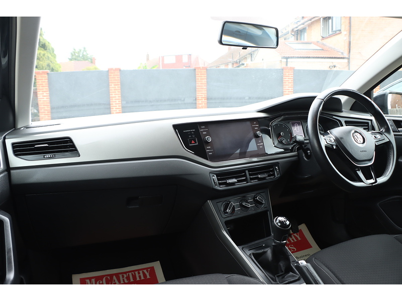 Volkswagen 1.0 TSI SE HATCHBACK 5DR PETROL MANUAL SATNAV BLUETOOTH DAB STEREO APPLE CARPLAY PARKING AIDS JUST 2 OWNERS SAME OWNER FOR 5 YEARS ONLY 74000 MILES SH 72-74 Mitcham Road