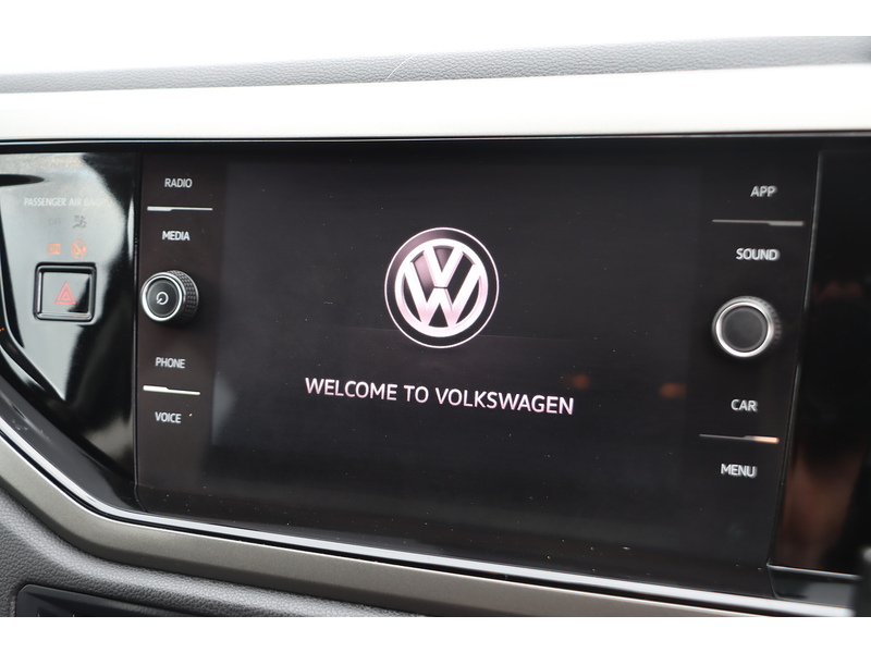 Volkswagen 1.0 TSI SE HATCHBACK 5DR PETROL MANUAL SATNAV BLUETOOTH DAB STEREO APPLE CARPLAY PARKING AIDS JUST 2 OWNERS SAME OWNER FOR 5 YEARS ONLY 74000 MILES SH 72-74 Mitcham Road