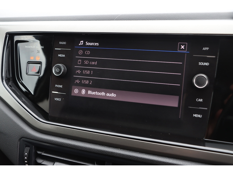 Volkswagen 1.0 TSI SE HATCHBACK 5DR PETROL MANUAL SATNAV BLUETOOTH DAB STEREO APPLE CARPLAY PARKING AIDS JUST 2 OWNERS SAME OWNER FOR 5 YEARS ONLY 74000 MILES SH 72-74 Mitcham Road