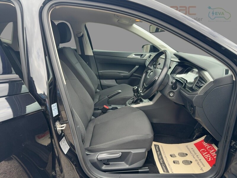 Volkswagen 1.0 TSI SE HATCHBACK 5DR PETROL MANUAL SATNAV BLUETOOTH DAB STEREO APPLE CARPLAY PARKING AIDS JUST 2 OWNERS SAME OWNER FOR 5 YEARS ONLY 74000 MILES SH 72-74 Mitcham Road