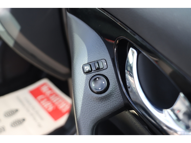 Nissan 1.3 DIG-T N-CONNECTA SUV 5DR PETROL DCT AUTO PAN ROOF SAT NAV BLUETOOTH DAB STEREO APPLE CARPLAY REAR CAMERA PARKING AIDS 2 OWNERS ONLY 68000 MILES SH 72-74 Mitcham Road