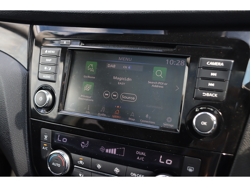 Nissan 1.3 DIG-T N-CONNECTA SUV 5DR PETROL DCT AUTO PAN ROOF SAT NAV BLUETOOTH DAB STEREO APPLE CARPLAY REAR CAMERA PARKING AIDS 2 OWNERS ONLY 68000 MILES SH 72-74 Mitcham Road
