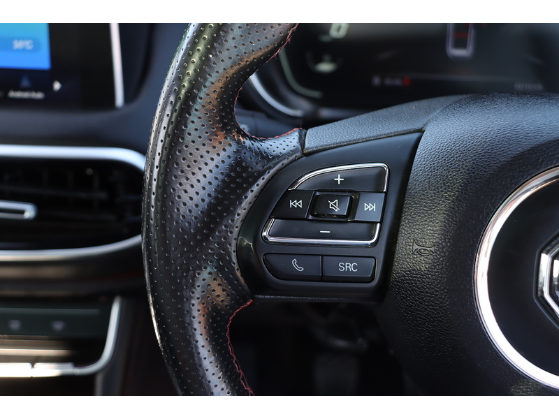MG 1.5 T-GDI EXCLUSIVE SUV 5DR PETROL MANUAL HEATED SEATS SATNAV BLUETOOTH DAB STEREO APPLE CARPLAY REAR CAMERA PARKING AIDS JUST 1 OWNER 49000 MILES FSH 72-74 Mitcham Road