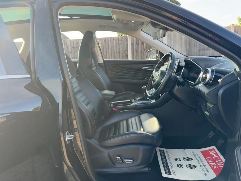 MG 1.5 T-GDI EXCLUSIVE SUV 5DR PETROL MANUAL HEATED SEATS SATNAV BLUETOOTH DAB STEREO APPLE CARPLAY REAR CAMERA PARKING AIDS JUST 1 OWNER 49000 MILES FSH 72-74 Mitcham Road