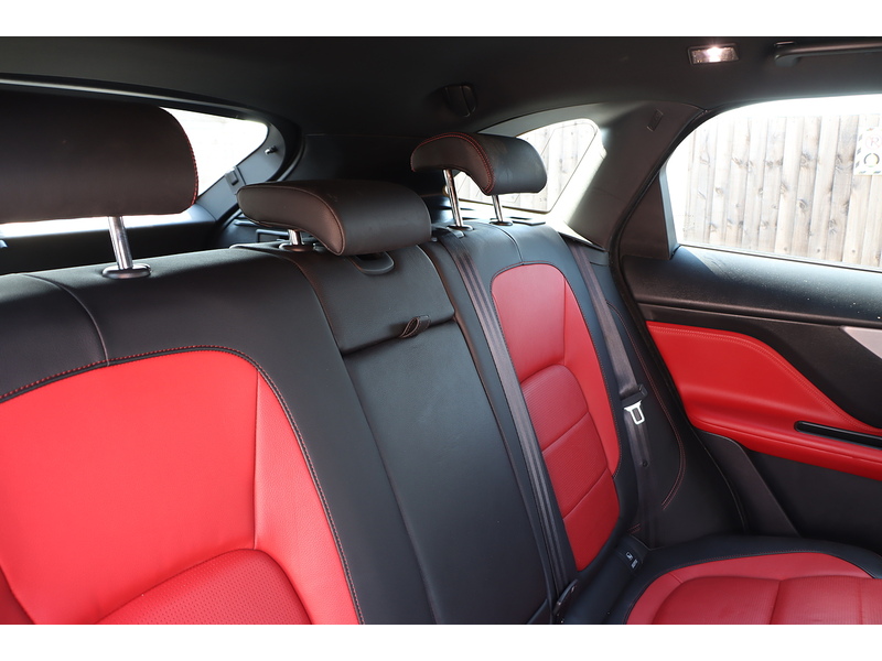 Jaguar 2.0 P250I R-SPORT SUV 5DR PETROL AWD AUTO HEATED SEATS SAT NAV BLUETOOTH DAB STEREO REAR CAMERA PARKING AIDS 2 OWNERS ONLY 66000 MILES FSH 6 SERVICES 72-74 Mitcham Road