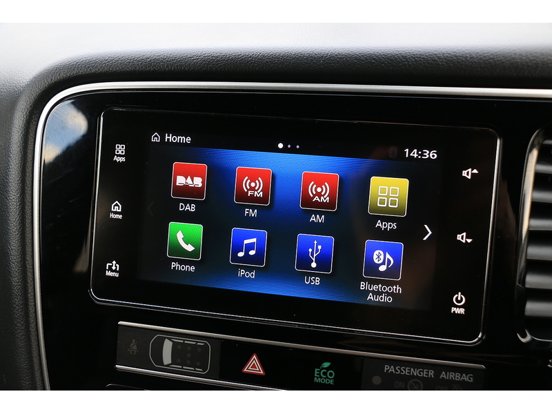 Mitsubishi 2.4H TWINMOTOR 13.8KWH 4H SUV 5DR PETROL PLUG-IN HYBRID CVT 4WD AUTO HEATED SEATS SAT NAV BLUETOOTH APPLE CARPLAY REAR CAMERA 2 OWNERS 92000 MILES SH 72-74 Mitcham Road