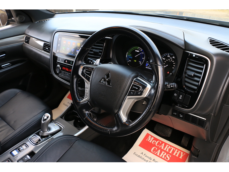 Mitsubishi 2.4H TWINMOTOR 13.8KWH 4H SUV 5DR PETROL PLUG-IN HYBRID CVT 4WD AUTO HEATED SEATS SAT NAV BLUETOOTH APPLE CARPLAY REAR CAMERA 2 OWNERS 92000 MILES SH 72-74 Mitcham Road