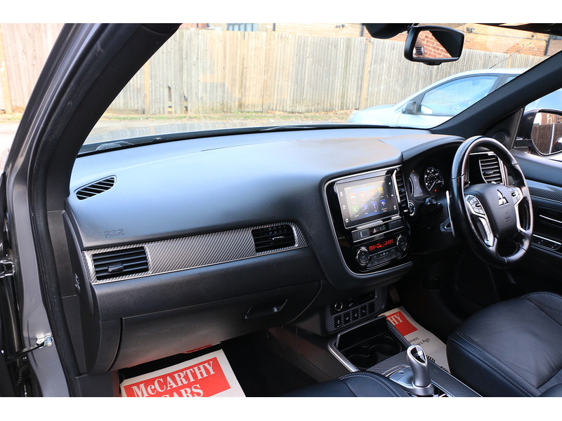 Mitsubishi 2.4H TWINMOTOR 13.8KWH 4H SUV 5DR PETROL PLUG-IN HYBRID CVT 4WD AUTO HEATED SEATS SAT NAV BLUETOOTH APPLE CARPLAY REAR CAMERA 2 OWNERS 92000 MILES SH 72-74 Mitcham Road