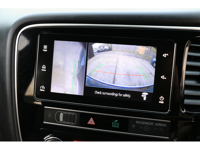 Mitsubishi 2.4H TWINMOTOR 13.8KWH 4H SUV 5DR PETROL PLUG-IN HYBRID CVT 4WD AUTO HEATED SEATS SAT NAV BLUETOOTH APPLE CARPLAY REAR CAMERA 2 OWNERS 92000 MILES SH 72-74 Mitcham Road