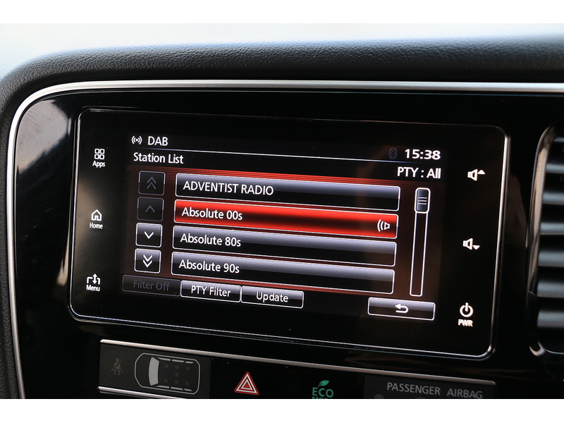 Mitsubishi 2.4H TWINMOTOR 13.8KWH 4H SUV 5DR PETROL PLUG-IN HYBRID CVT 4WD AUTO HEATED SEATS SAT NAV BLUETOOTH APPLE CARPLAY REAR CAMERA 2 OWNERS 92000 MILES SH 72-74 Mitcham Road