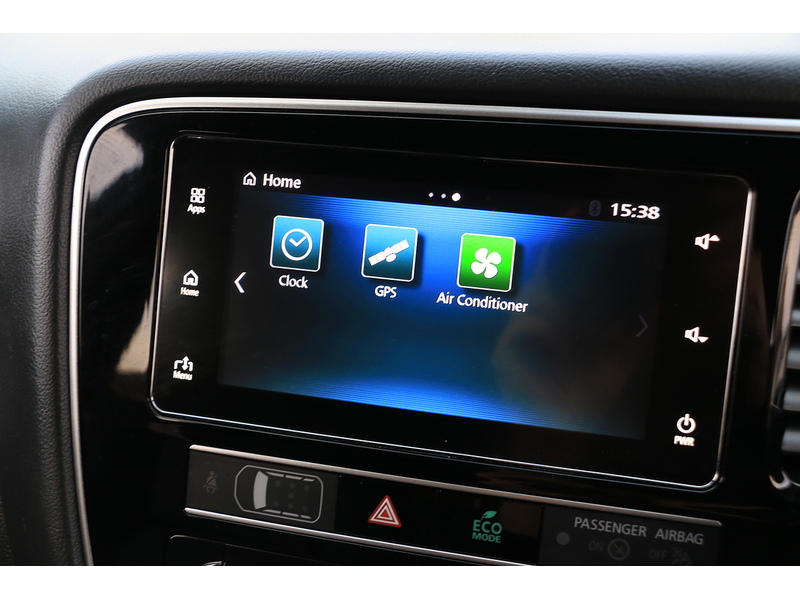 Mitsubishi 2.4H TWINMOTOR 13.8KWH 4H SUV 5DR PETROL PLUG-IN HYBRID CVT 4WD AUTO HEATED SEATS SAT NAV BLUETOOTH APPLE CARPLAY REAR CAMERA 2 OWNERS 92000 MILES SH 72-74 Mitcham Road