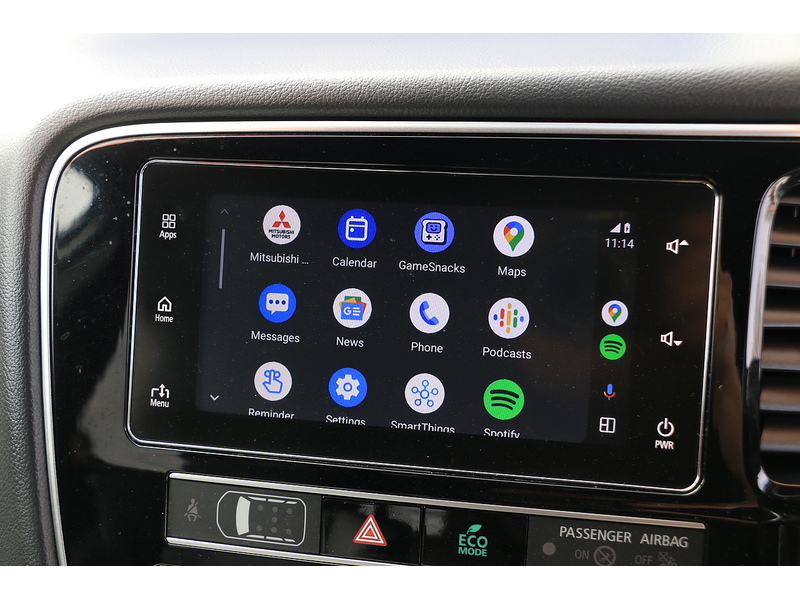 Mitsubishi 2.4H TWINMOTOR 13.8KWH 4H SUV 5DR PETROL PLUG-IN HYBRID CVT 4WD AUTO HEATED SEATS SAT NAV BLUETOOTH APPLE CARPLAY REAR CAMERA 2 OWNERS 92000 MILES SH 72-74 Mitcham Road