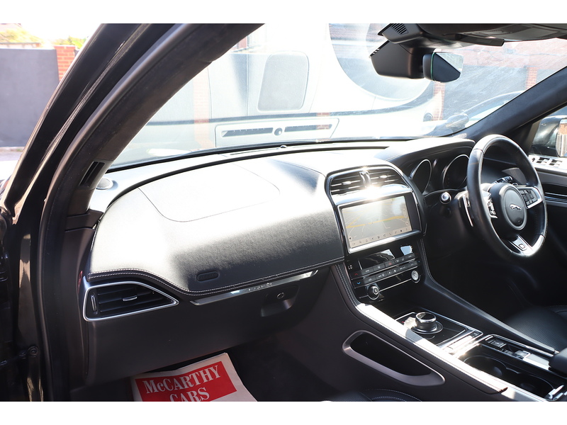 Jaguar 2.0 P250I R-SPORT SUV 5DR PETROL AWD AUTO HEATED SEATS SATNAV BLUETOOTH DAB RADIO APPLE CARPLAY REAR CAMERA PARKING AIDS 49000 MILES SH NO ULEZ CHARGE 92-96 Mitcham Road