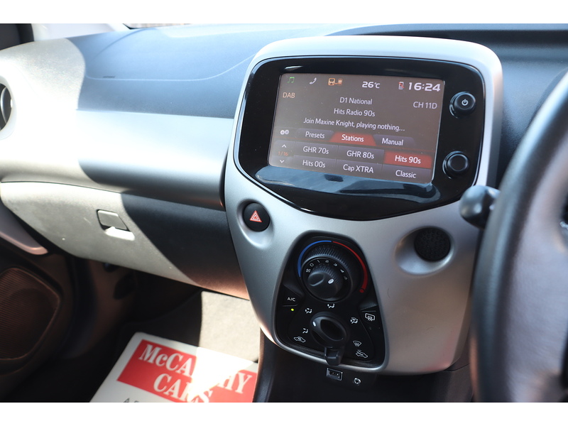 Toyota 1.0 VVT-I X-PLAY HATCHBACK 5DR PETROL X-SHIFT AUTO BLUETOOTH STEREO REAR CAMERA PARKING AIDS 2 OWNERS SAME OWNER FOR 7 YEARS 14000 MILES SH £20 TO TAX 72-74 Mitcham Road