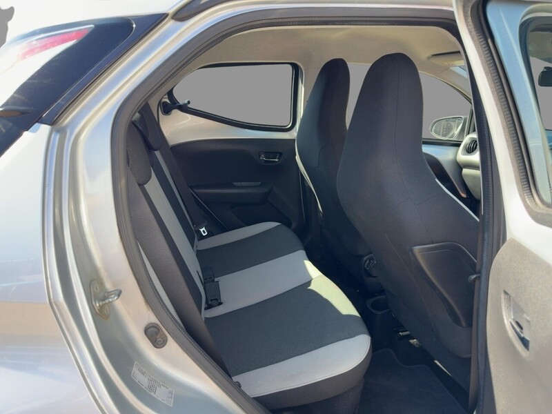 Toyota 1.0 VVT-I X-PLAY HATCHBACK 5DR PETROL X-SHIFT AUTO BLUETOOTH STEREO REAR CAMERA PARKING AIDS 2 OWNERS SAME OWNER FOR 7 YEARS 14000 MILES SH £20 TO TAX 72-74 Mitcham Road