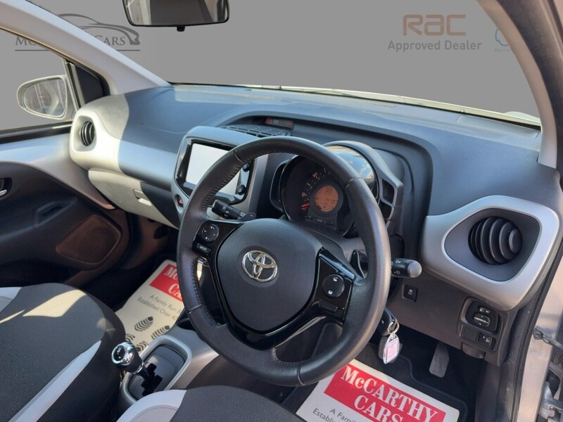 Toyota 1.0 VVT-I X-PLAY HATCHBACK 5DR PETROL X-SHIFT AUTO BLUETOOTH STEREO REAR CAMERA PARKING AIDS 2 OWNERS SAME OWNER FOR 7 YEARS 14000 MILES SH £20 TO TAX 72-74 Mitcham Road