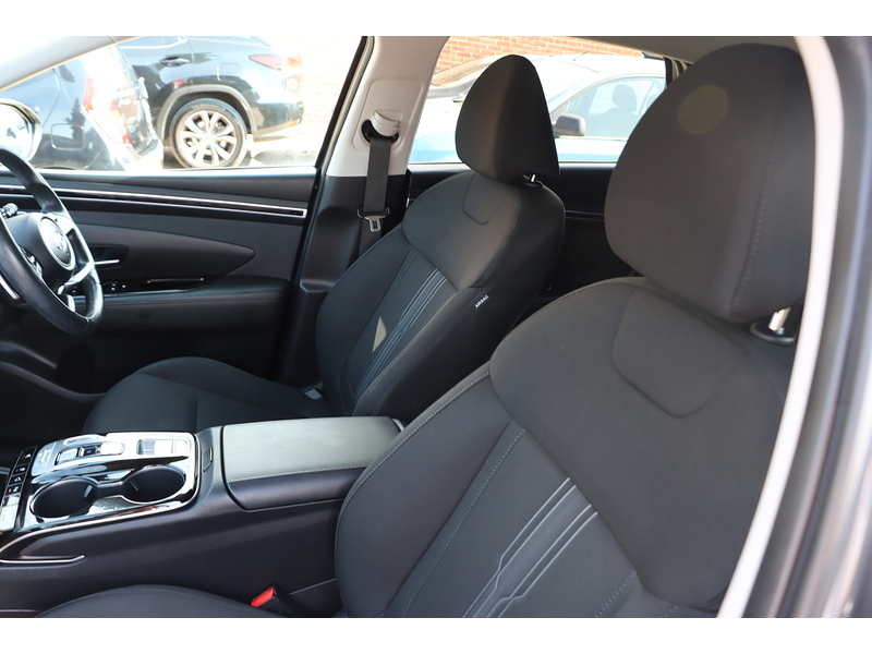 Hyundai 1.6 H T-GDI PREMIUM SUV 5DR PETROL HYBRID AUTO HEATED SEATS SAT NAV BLUETOOTH APPLE CARPLAY REAR CAMERA PARKING AIDS 1 OWNER FROM NEW 38000 MILES FSH 72-74 Mitcham Road