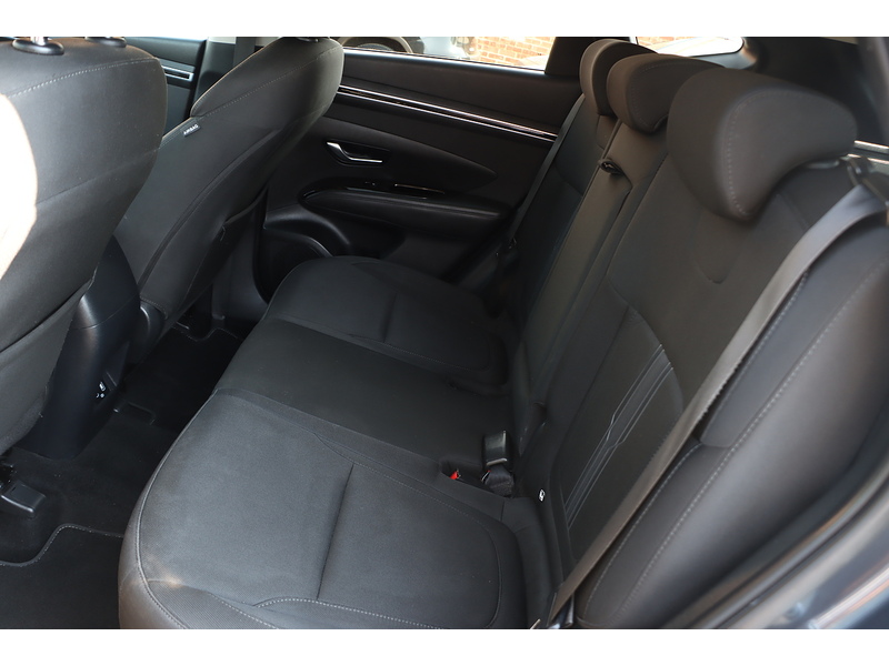 Hyundai 1.6 H T-GDI PREMIUM SUV 5DR PETROL HYBRID AUTO HEATED SEATS SAT NAV BLUETOOTH APPLE CARPLAY REAR CAMERA PARKING AIDS 1 OWNER FROM NEW 38000 MILES FSH 72-74 Mitcham Road