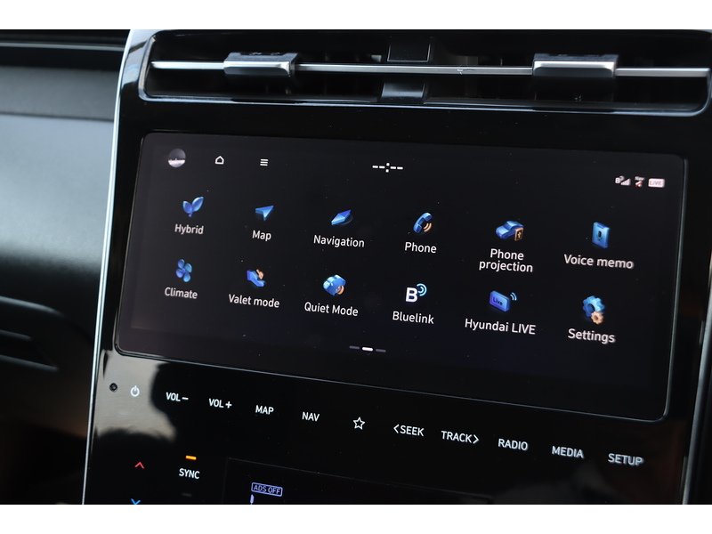 Hyundai 1.6 H T-GDI PREMIUM SUV 5DR PETROL HYBRID AUTO HEATED SEATS SAT NAV BLUETOOTH APPLE CARPLAY REAR CAMERA PARKING AIDS 1 OWNER FROM NEW 38000 MILES FSH 72-74 Mitcham Road