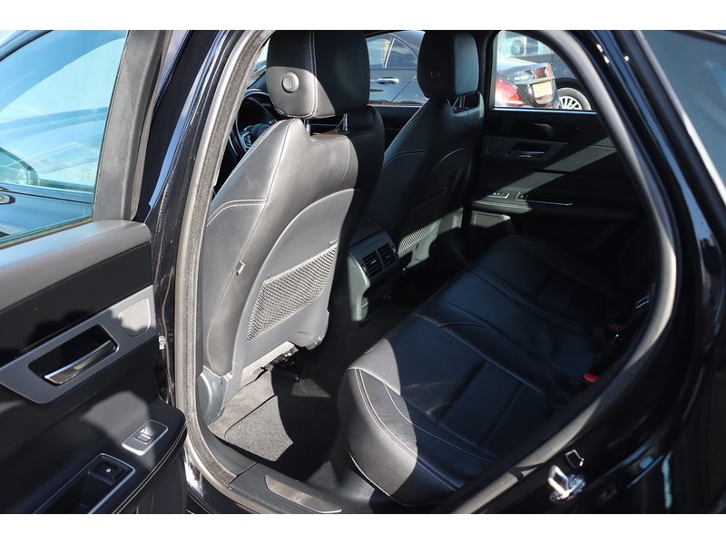 Jaguar 2.0I R-SPORT GPF SALOON 4DR PETROL AUTO LEATHER HEATED SEATS SATNAV BLUETOOTH DAB STEREO APPLE CARPLAY PARKING AIDS ONLY 89000 MILES SH NO ULEZ CHARGE 72-74 Mitcham Road