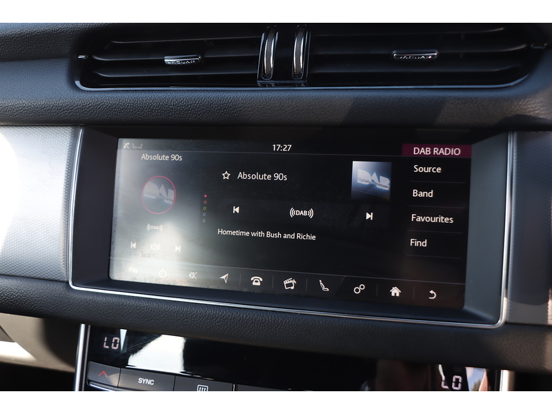 Jaguar 2.0I R-SPORT GPF SALOON 4DR PETROL AUTO LEATHER HEATED SEATS SATNAV BLUETOOTH DAB STEREO APPLE CARPLAY PARKING AIDS ONLY 89000 MILES SH NO ULEZ CHARGE 72-74 Mitcham Road