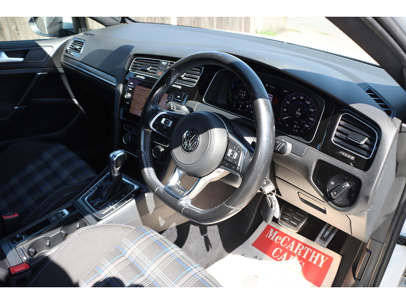 Volkswagen 1.4 TSI 8.7KWH GTE ADVANCE HATCHBACK 5DR PETROL PLUG-IN HYBRID DSG AUTO HEATED SEATS SAT NAV BLUETOOTH APPLE CARPLAY PARKING AIDS ONLY 62000 MILES FSH 72-74 Mitcham Road
