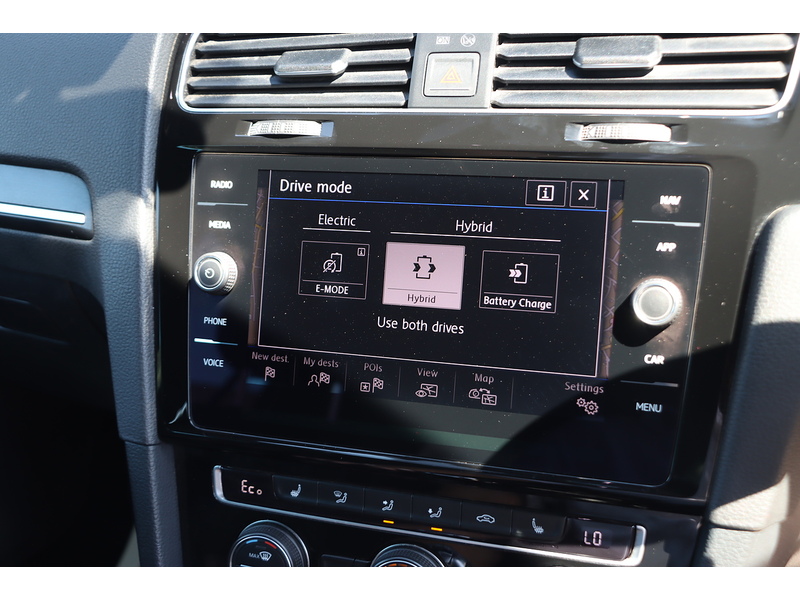 Volkswagen 1.4 TSI 8.7KWH GTE ADVANCE HATCHBACK 5DR PETROL PLUG-IN HYBRID DSG AUTO HEATED SEATS SAT NAV BLUETOOTH APPLE CARPLAY PARKING AIDS ONLY 62000 MILES FSH 72-74 Mitcham Road
