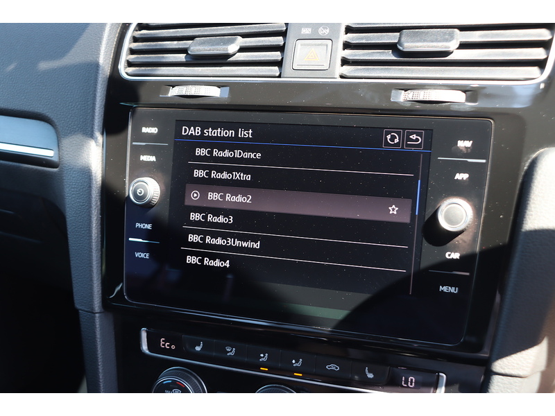 Volkswagen 1.4 TSI 8.7KWH GTE ADVANCE HATCHBACK 5DR PETROL PLUG-IN HYBRID DSG AUTO HEATED SEATS SAT NAV BLUETOOTH APPLE CARPLAY PARKING AIDS ONLY 62000 MILES FSH 72-74 Mitcham Road