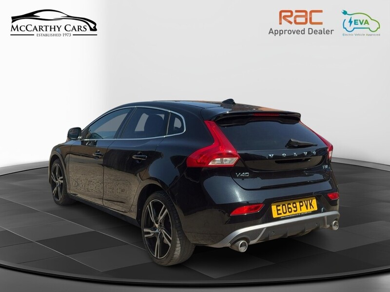Volvo 1.5 T3 R-DESIGN EDITION HATCHBACK 5DR PETROL AUTO SAT NAV BLUETOOTH DAB STEREO REAR CAMERA PARKING AIDS 2 OWNERS SAME OWNER FOR 3 YEARS 50000 MILES SH 72-74 Mitcham Road