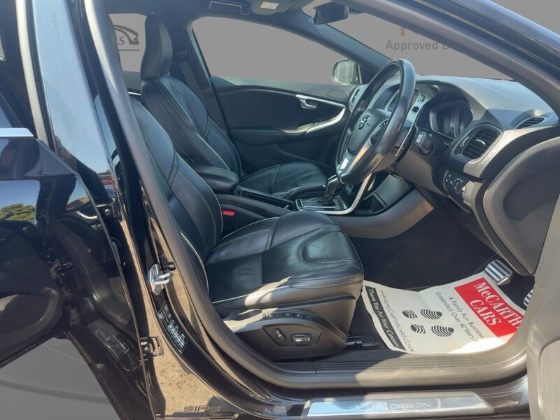Volvo 1.5 T3 R-DESIGN EDITION HATCHBACK 5DR PETROL AUTO SAT NAV BLUETOOTH DAB STEREO REAR CAMERA PARKING AIDS 2 OWNERS SAME OWNER FOR 3 YEARS 50000 MILES SH 72-74 Mitcham Road