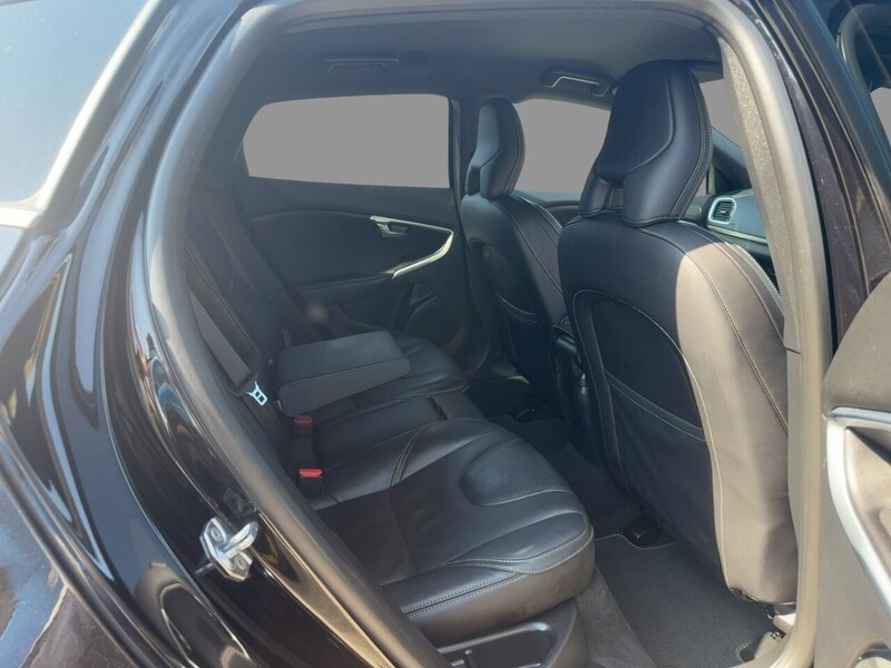 Volvo 1.5 T3 R-DESIGN EDITION HATCHBACK 5DR PETROL AUTO SAT NAV BLUETOOTH DAB STEREO REAR CAMERA PARKING AIDS 2 OWNERS SAME OWNER FOR 3 YEARS 50000 MILES SH 72-74 Mitcham Road