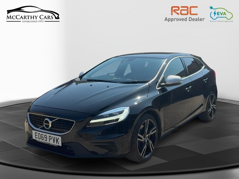 Volvo 1.5 T3 R-DESIGN EDITION HATCHBACK 5DR PETROL AUTO SAT NAV BLUETOOTH DAB STEREO REAR CAMERA PARKING AIDS 2 OWNERS SAME OWNER FOR 3 YEARS 50000 MILES SH 72-74 Mitcham Road