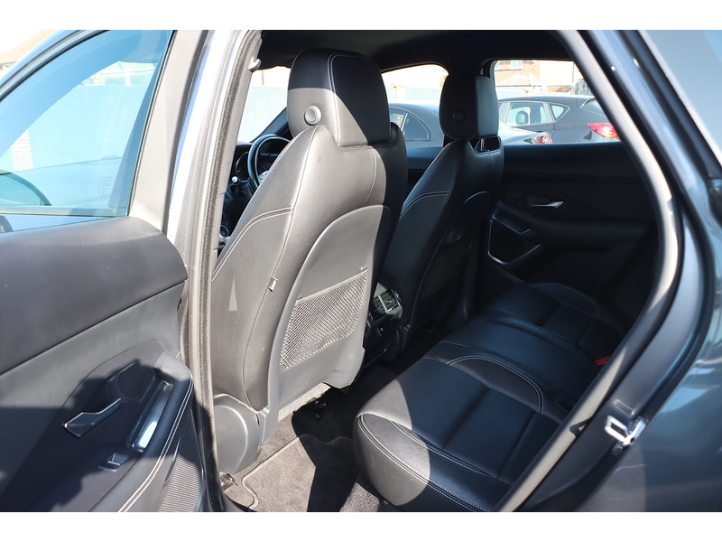 Jaguar 2.0 P250 R-DYNAMIC SE SUV 5DR PETROL AWD AUTO SAT NAV BLUETOOTH DAB RADIO APPLE CARPLAY REAR CAMERA PARKING AIDS SAME OWNER FOR 4 YEARS 87000 MILES SH 72-74 Mitcham Road