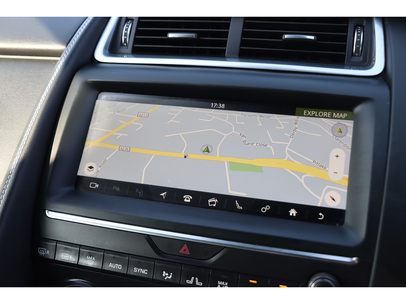 Jaguar 2.0 P250 R-DYNAMIC SE SUV 5DR PETROL AWD AUTO SAT NAV BLUETOOTH DAB RADIO APPLE CARPLAY REAR CAMERA PARKING AIDS SAME OWNER FOR 4 YEARS 87000 MILES SH 72-74 Mitcham Road
