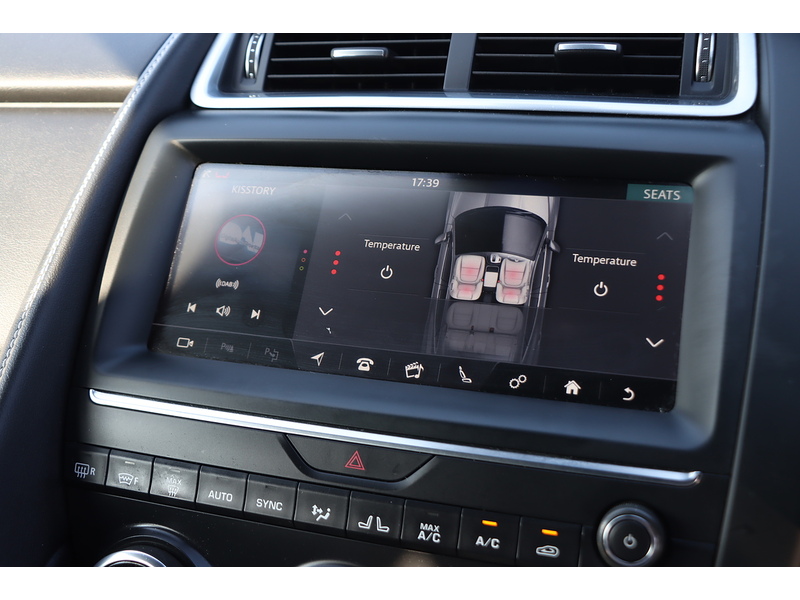 Jaguar 2.0 P250 R-DYNAMIC SE SUV 5DR PETROL AWD AUTO SAT NAV BLUETOOTH DAB RADIO APPLE CARPLAY REAR CAMERA PARKING AIDS SAME OWNER FOR 4 YEARS 87000 MILES SH 72-74 Mitcham Road